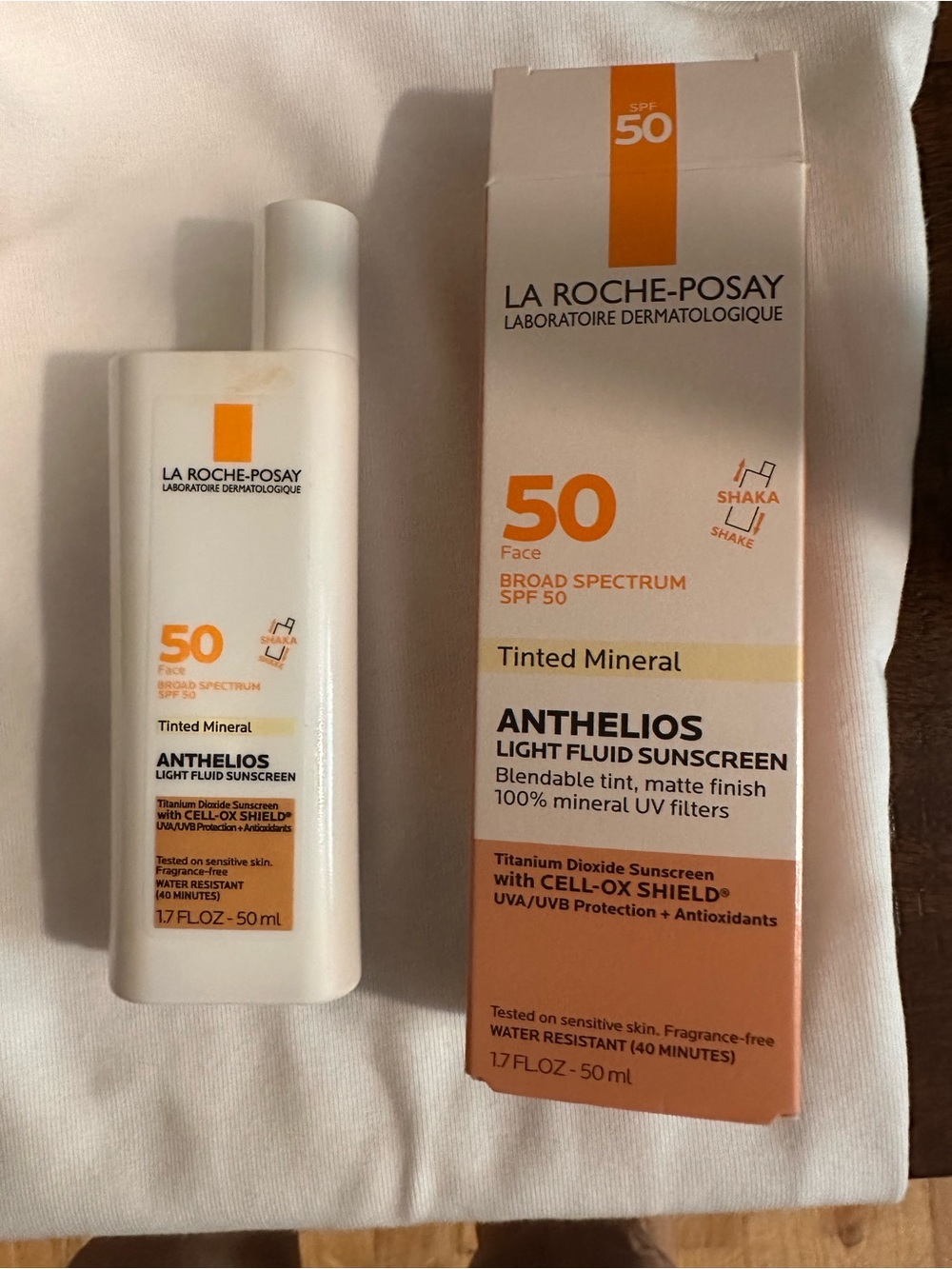 Anthelios Tinted Mineral SPF 50 Light Fluid Sunscreen - White/Orange